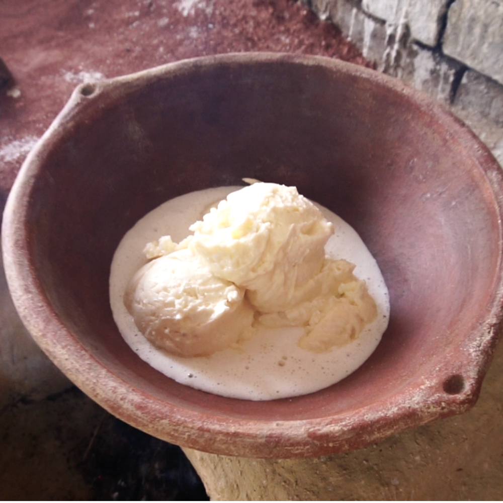 A2 Gir Cow Ghee | Bilona Churned | From Grass-Fed Desi Gir Cows | Made in VILLAGE (From Free Roaming Cows), Not Gaushala